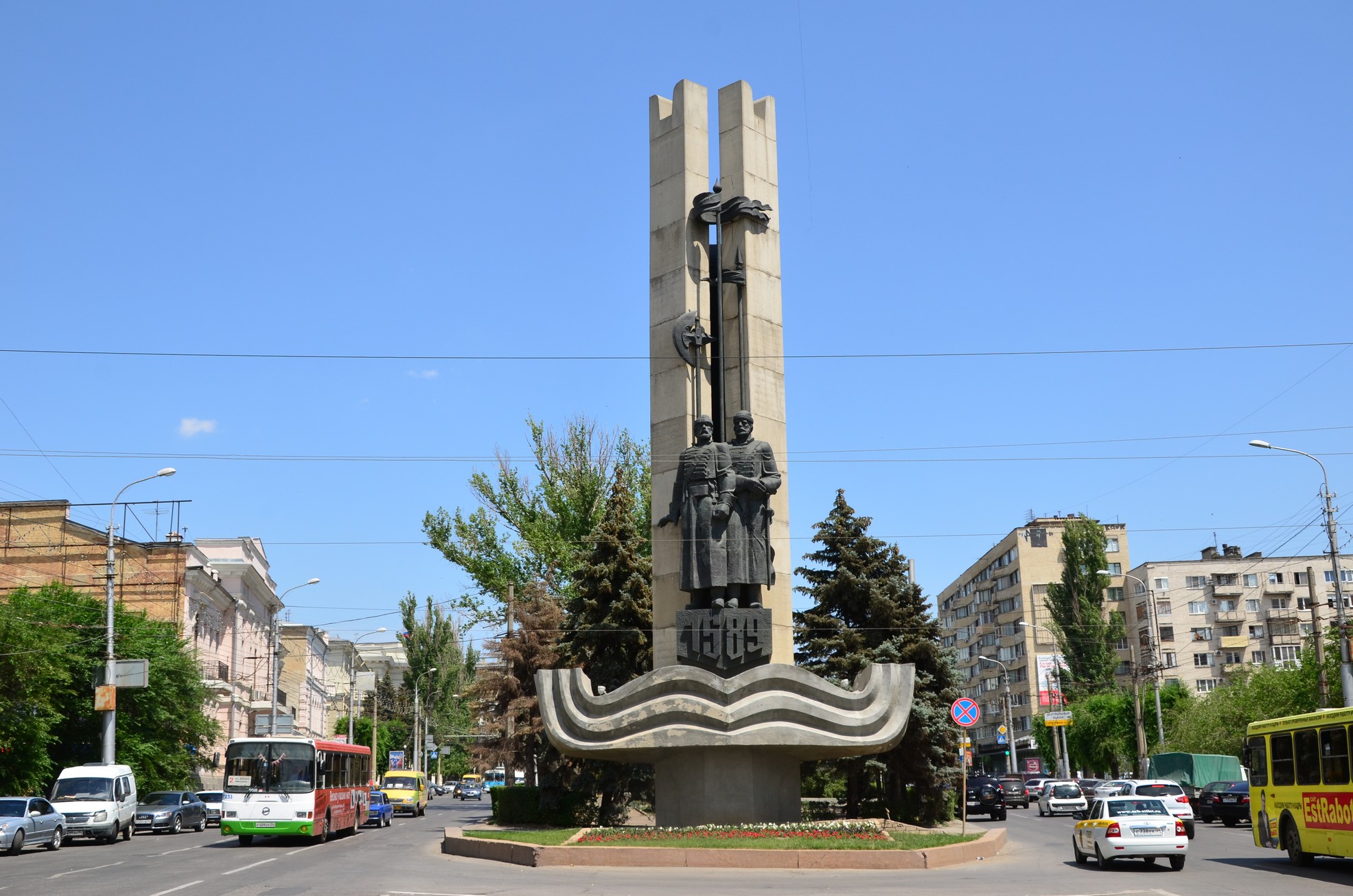 Памятник основателям Царицына-Волгограда