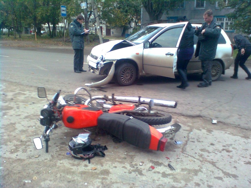 Разбитый мотоцикл Планета